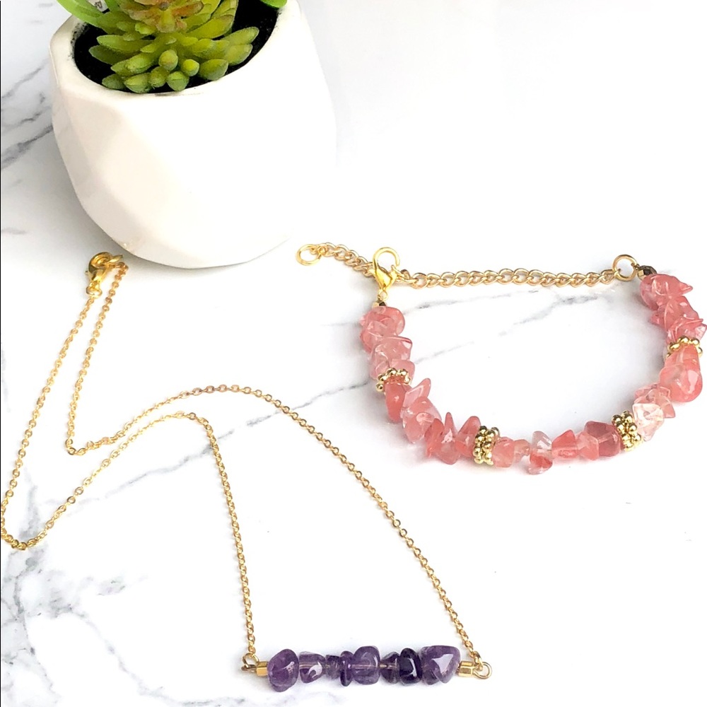**NEW** Semiprecious stone necklace